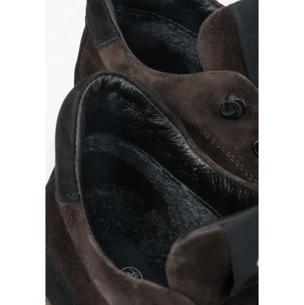 Sattelbraune High-Top Sneakers