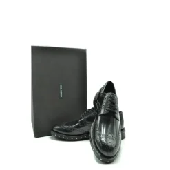 Schnürschuhe