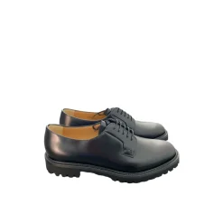 Schnürschuhe