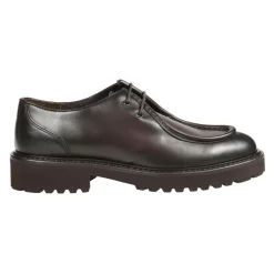 Schnürschuhe