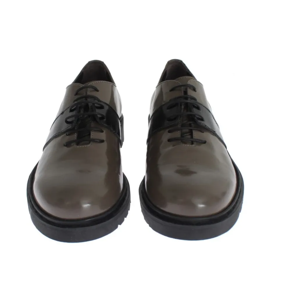 Schnürschuhe