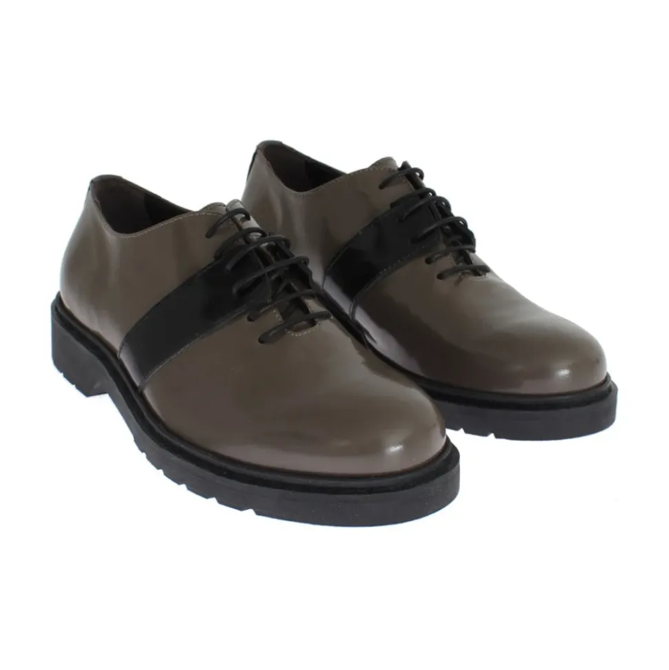 Schnürschuhe