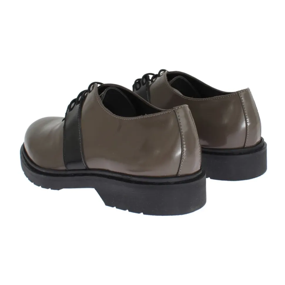 Schnürschuhe