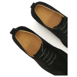 Schnürschuhe aus Wildleder