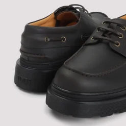 Schnürschuhe mit niedrigem Absatz