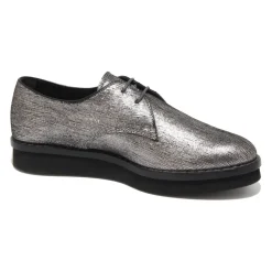 Schnürschuhe mit Riss-Effekt