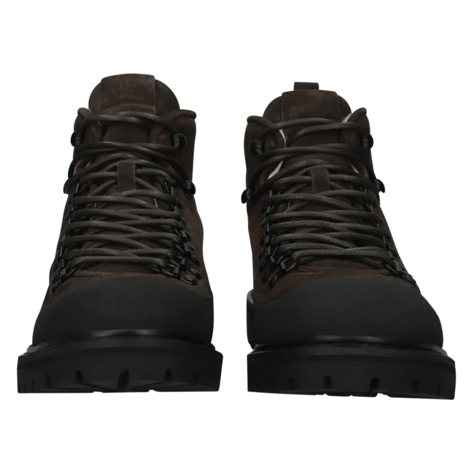 Schnürstiefel