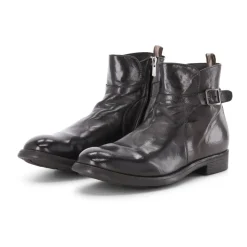 Schnürstiefel