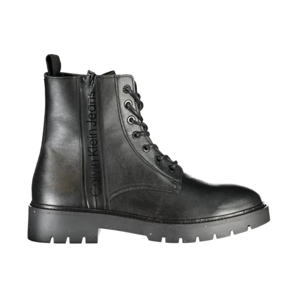 Schnürstiefel