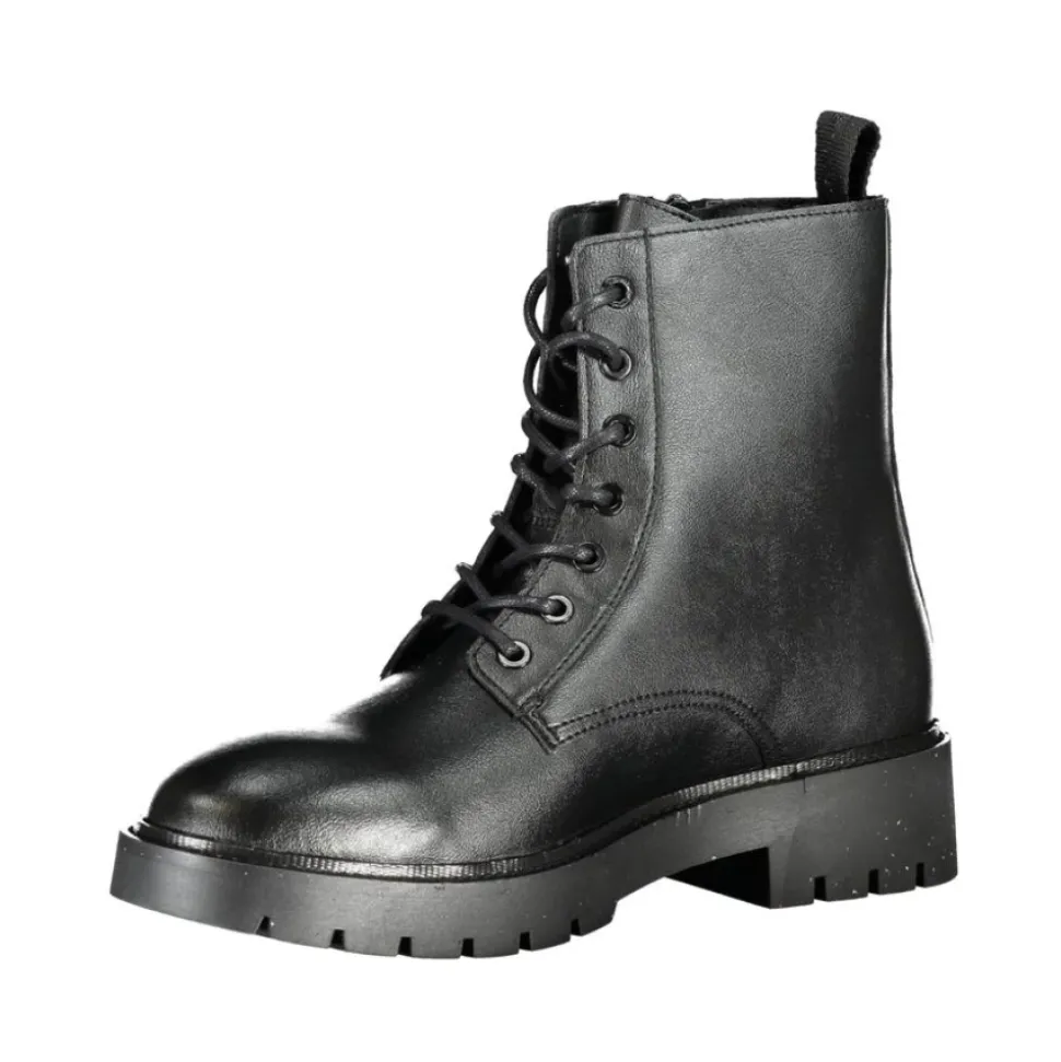 Schnürstiefel