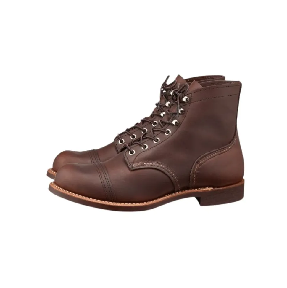Schnürstiefel
