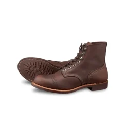 Schnürstiefel