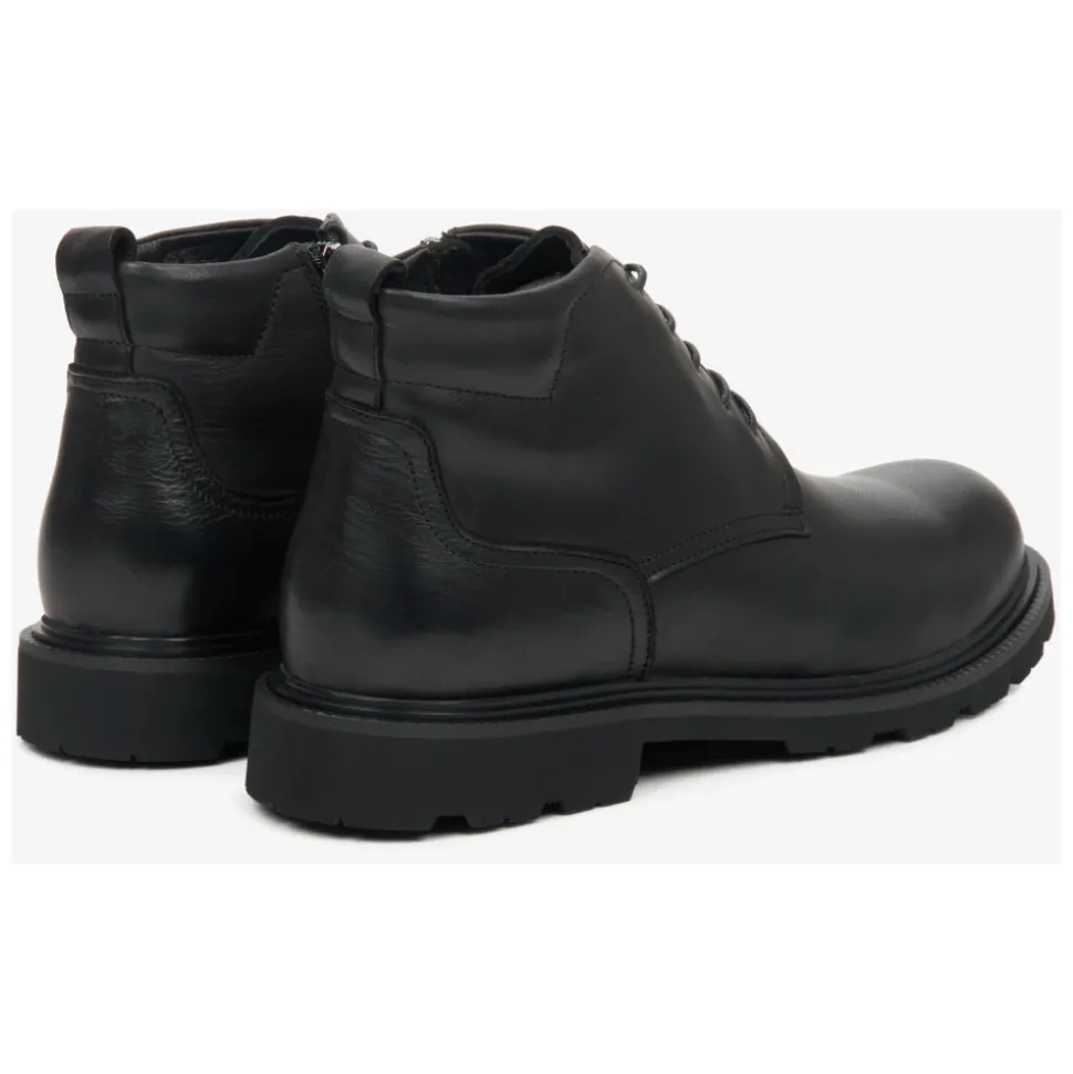 Schnürstiefeletten