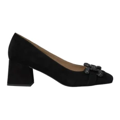 Schuh mit Absatz und Detail