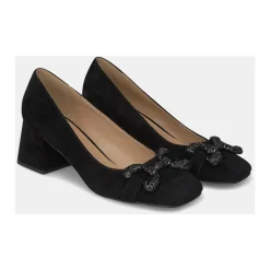 Schuh mit Absatz und Detail