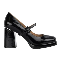 Schuh mit breitem Absatz