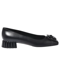 Schwarze Court-Pumps aus Leder