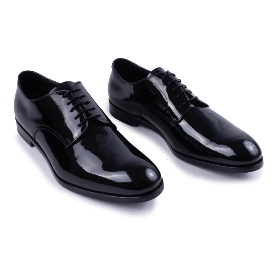 Schwarze flache Schnürschuhe aus Leder