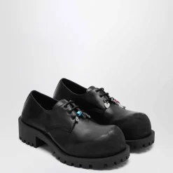 Schwarze flache Schuhe Derby Stil