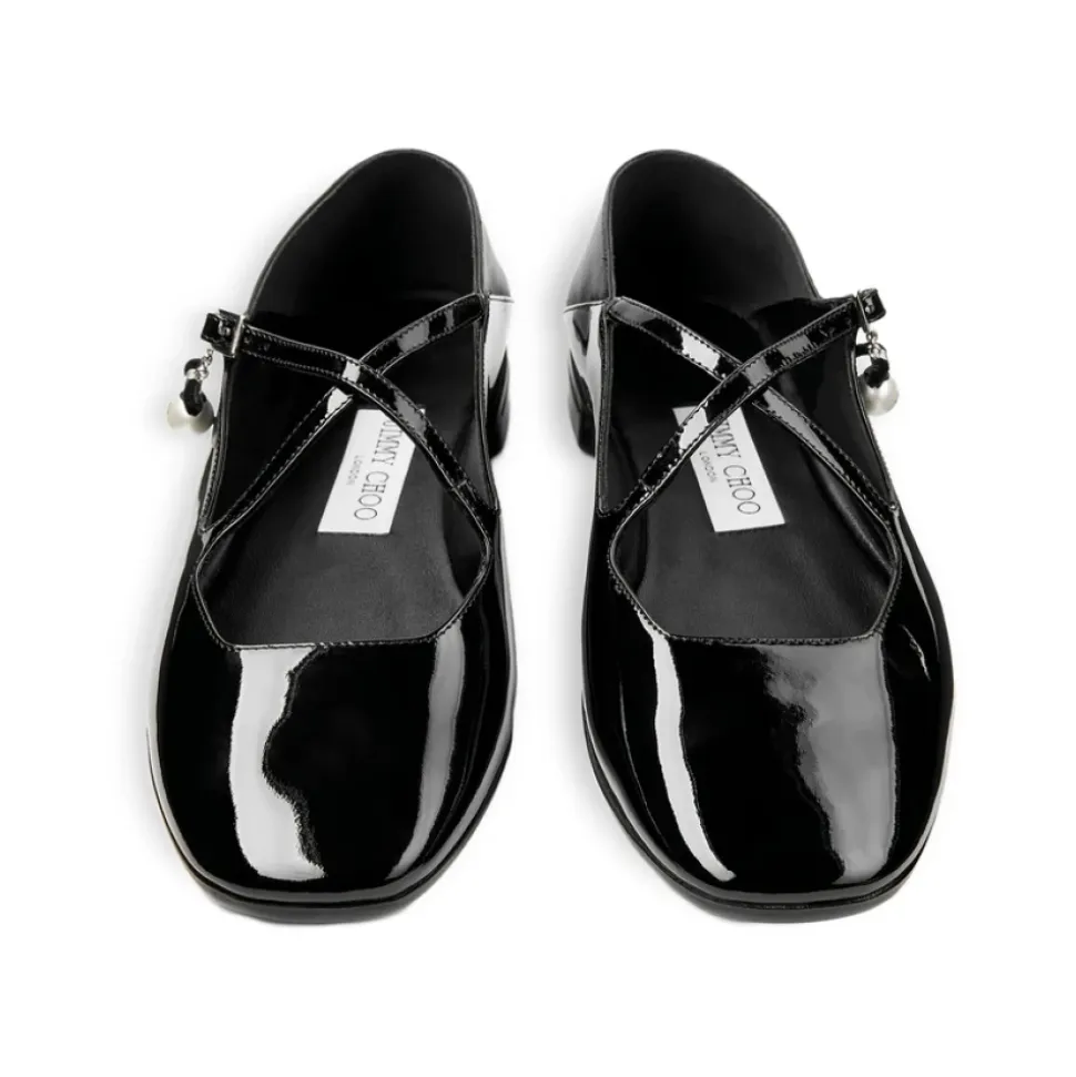 Schwarze Flache Schuhe mit Mandelzehen
