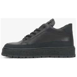 Schwarze High-Top Sneakers