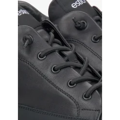Schwarze High-Top Sneakers