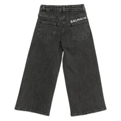 Schwarze Jeans mit Fünf-Taschen-Design