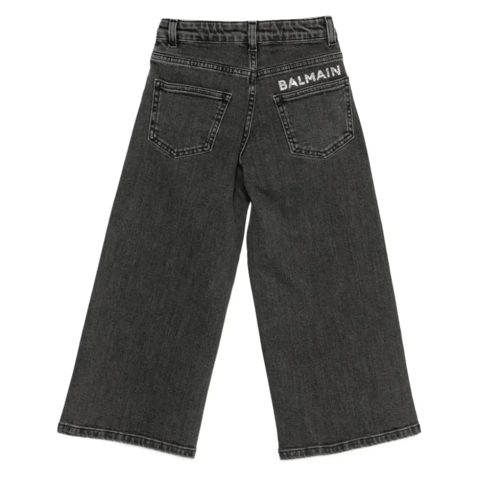 Schwarze Jeans mit Fünf-Taschen-Design