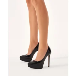 Schwarze lackierte Plateau- und Stiletto-Pumps