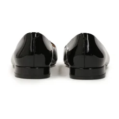 Schwarze lackierte Pumps mit flacher Sohle
