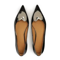 Schwarze lackierte Pumps mit flacher Sohle