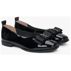 Schwarze Lackleder-Ballerinas für Damen mit einer Schleife