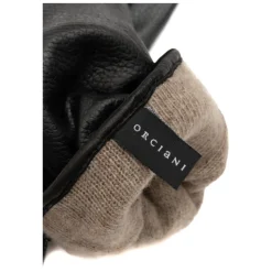 Schwarze Leder gehämmerte Handschuhe