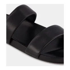 Schwarze Ledersandalen
