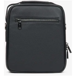 Schwarze Ledertasche mit verstellbarem Schultergurt