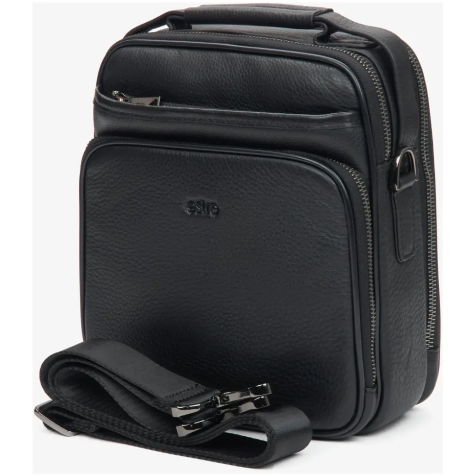 Schwarze Ledertasche mit verstellbarem Schultergurt