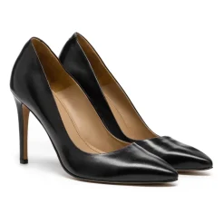 Schwarze Pumps für Damen.Dieses Produkt fällt groß aus.