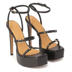 Schwarze Sandalen mit Absatz und Plateausohle