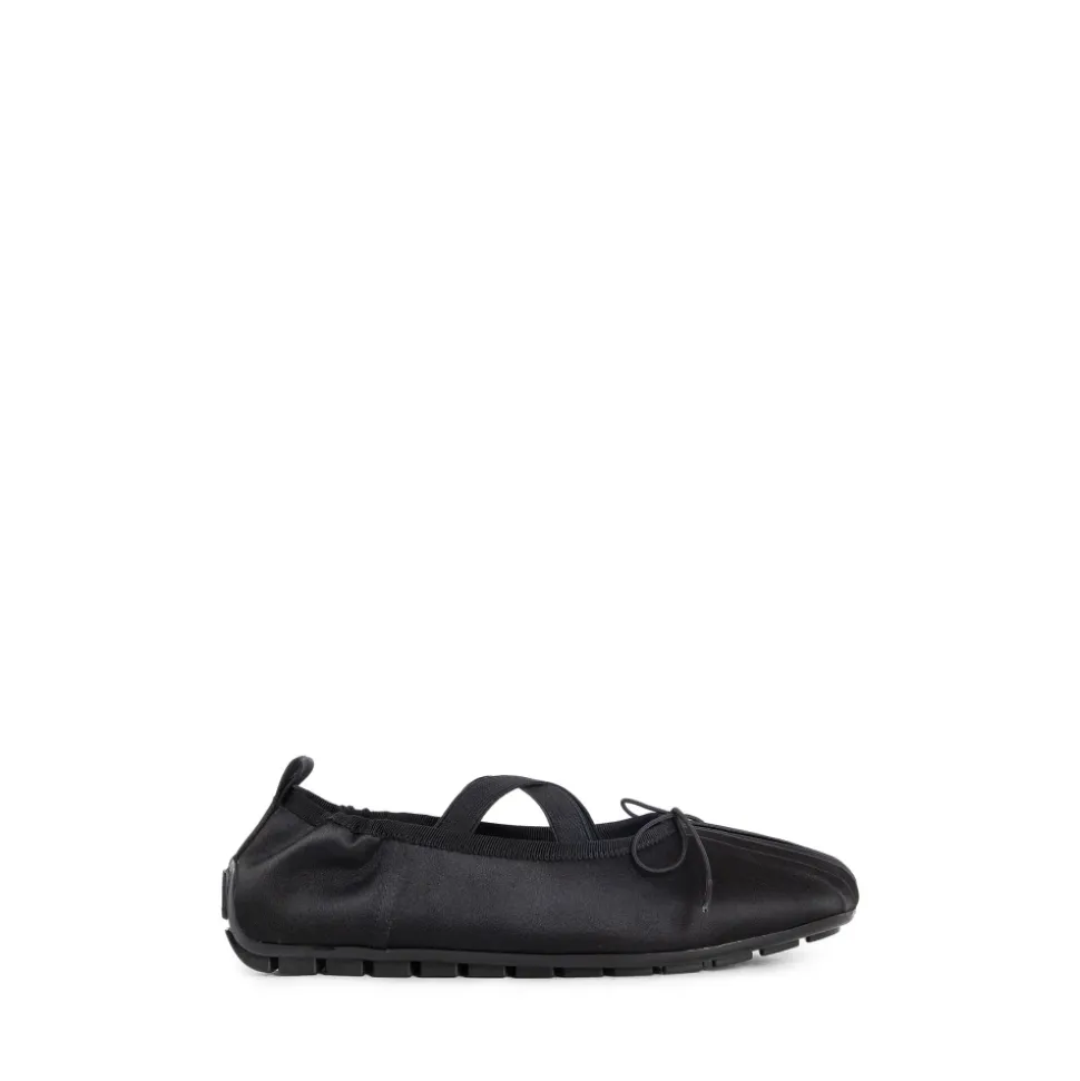 Schwarze Satin Ballerina Grip Schuhe