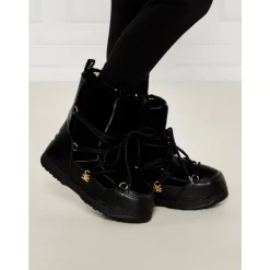 Schwarze Schneestiefel mit Schnürsenkeln