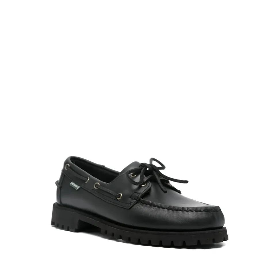 Schwarze Schnürschuhe mit Lug-Sohle
