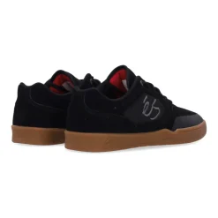 Schwarze Skate Schuhe mit Schnürung