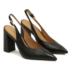 Schwarze Slingback-Pumps mit einem breiten Absatz