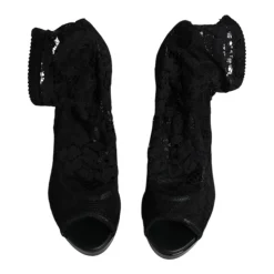Schwarze Spitzen Plateau-Pumps