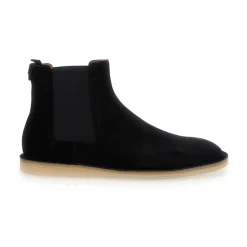 Schwarze Stiefel mit Gummisohle
