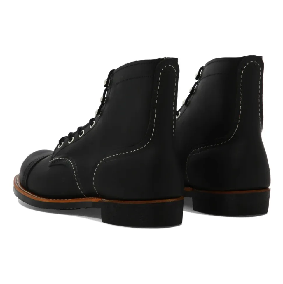 Schwarze Stiefeletten Iron Ranger Stil