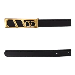 Schwarzer Ledergürtel mit Metall-Vlogo