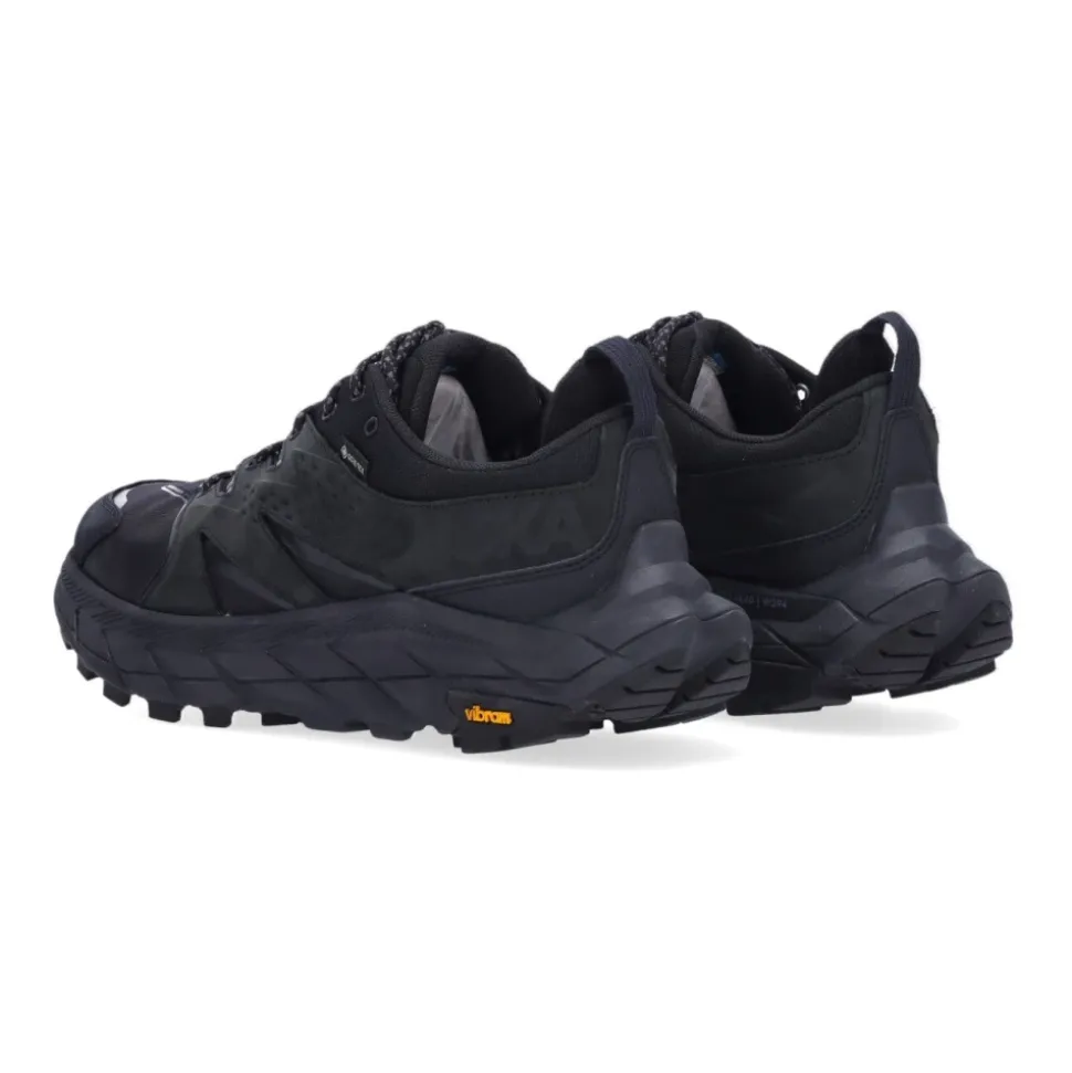 Schwarzer Outdoor-Schuh mit Gore-Tex