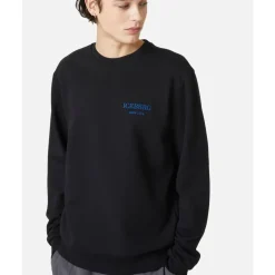 Schwarzer Pullover mit kleinem Branding