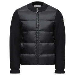 Schwarzer Pullover mit Rippenstrick